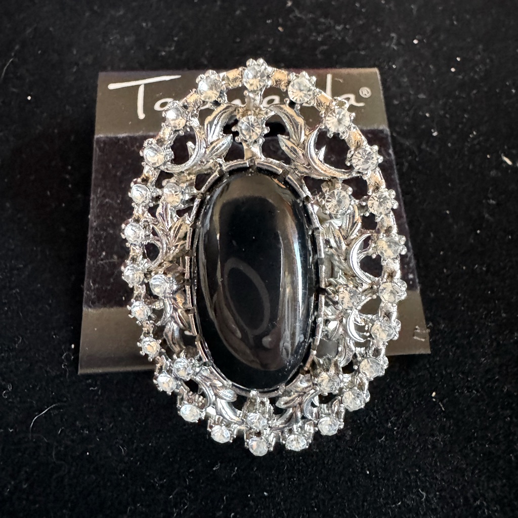 Taramanda Antique Style Large Ring With Rhinestone